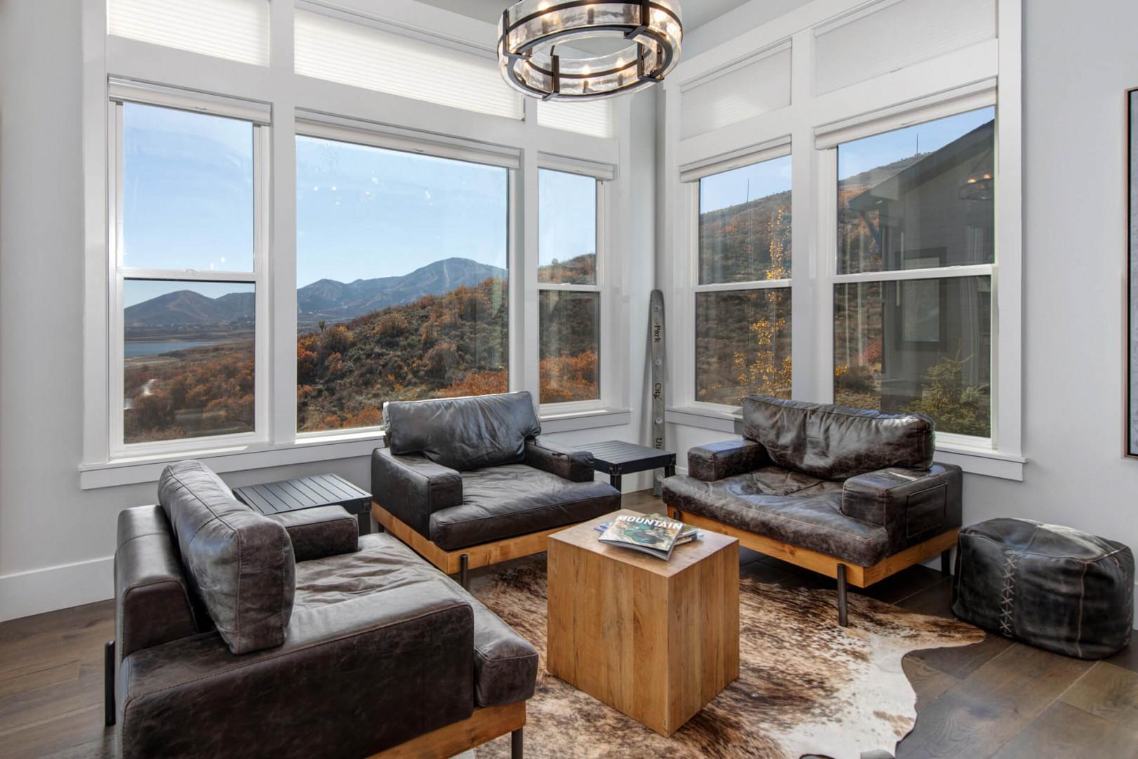 Deer Springs 12797: Seating area with breathtaking mountain views.