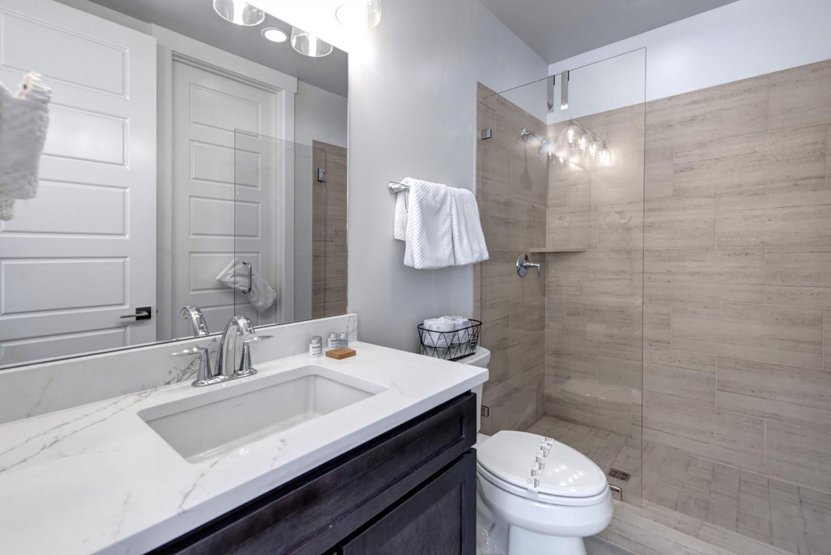 Deer Springs 12797: Full Ensuite bathroom with a step-in shower.