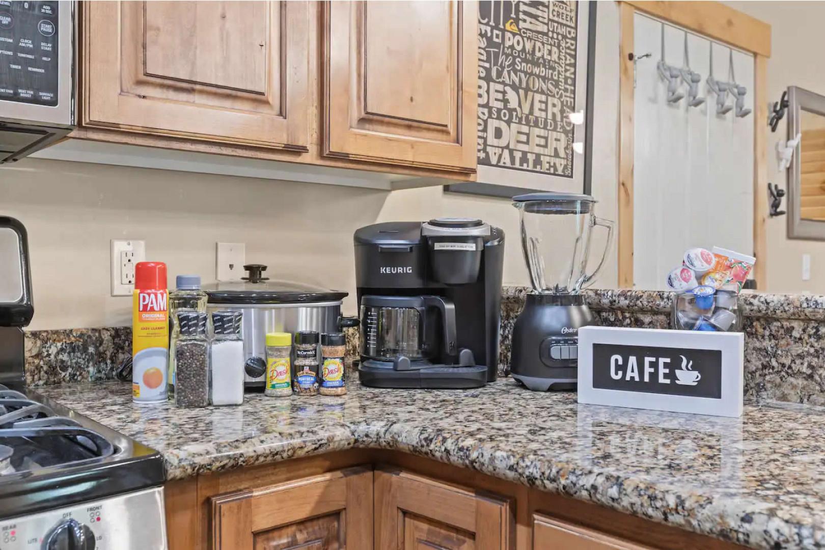 Bear Hollow 1404: Modern amenities include Keurig coffee maker and sleek blender.