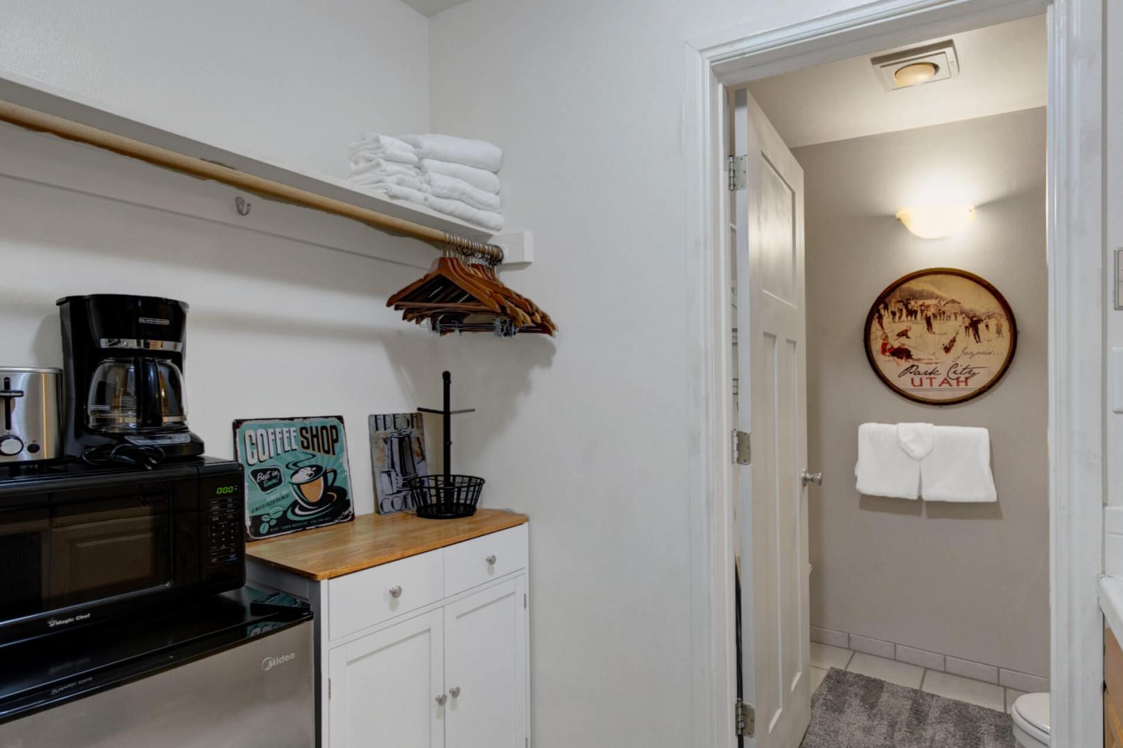 Vacation Rentals in Park City at Prospector Lodge 925: Kitchenette