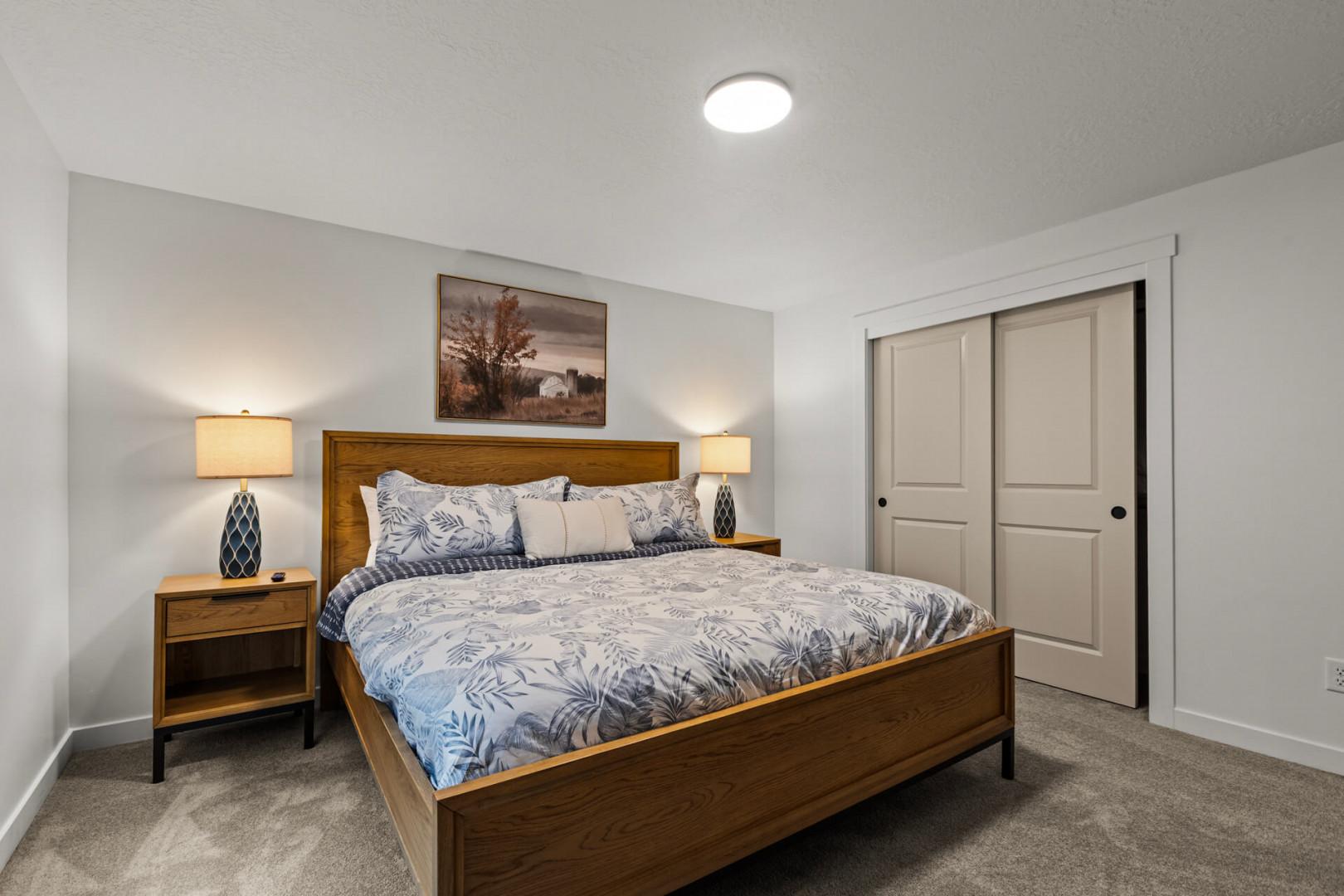 Coyote Ridge 1796: Downstairs King Bedroom