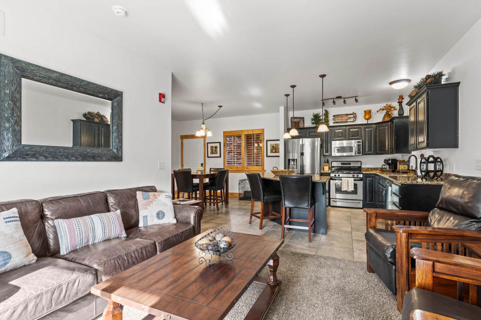 Vacation Rentals in Park City at Bear Hollow Lodges 1304: Living room and fully-equipped kitchen