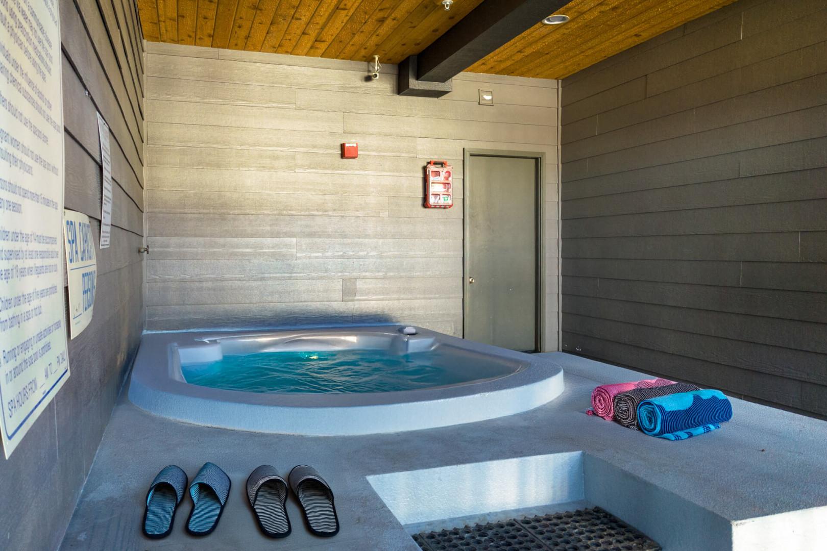 Moose Lodge 9: Common Hot Tub