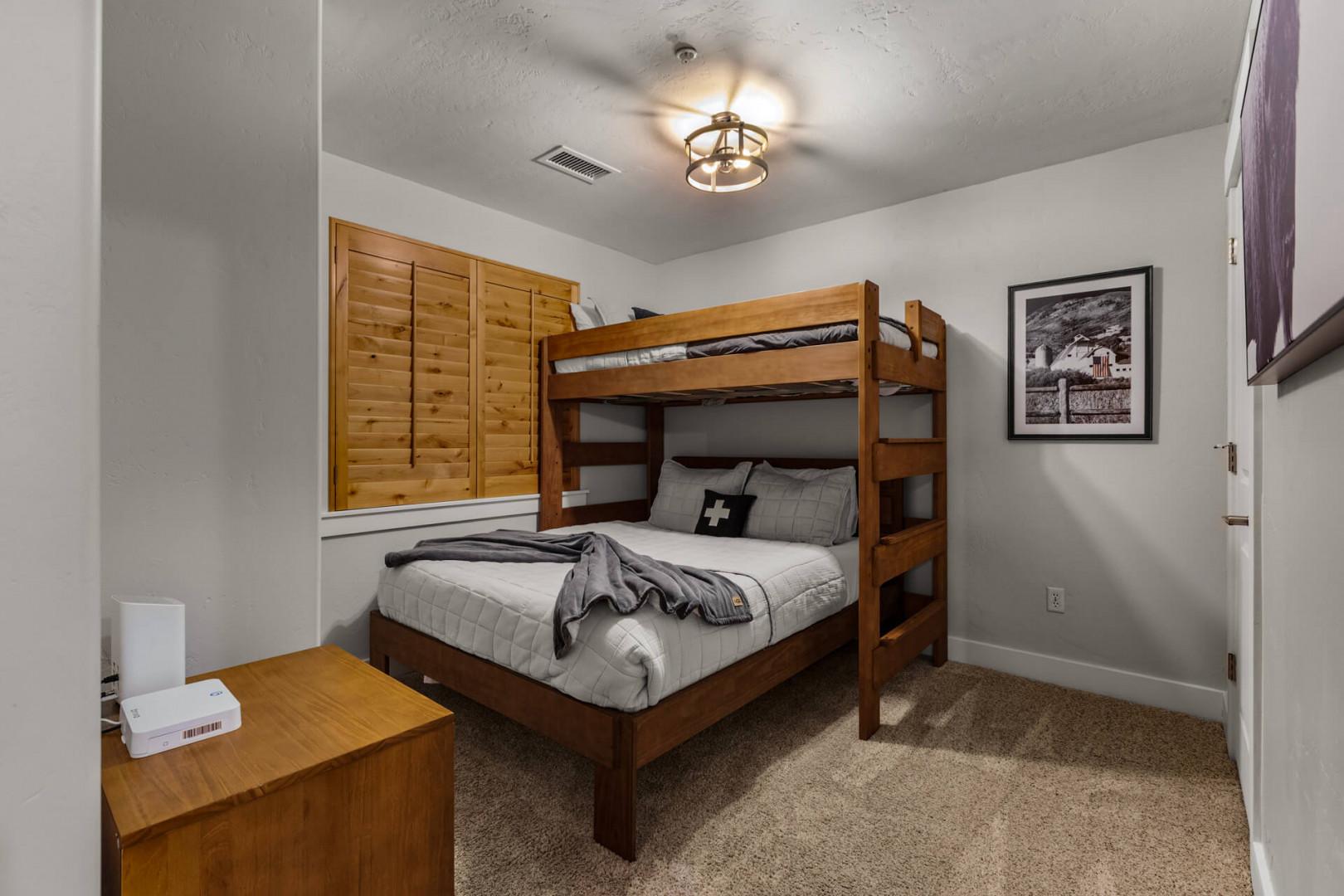 Bear Hollow Lodges 4104 Bunk Room Twin-over-Queen