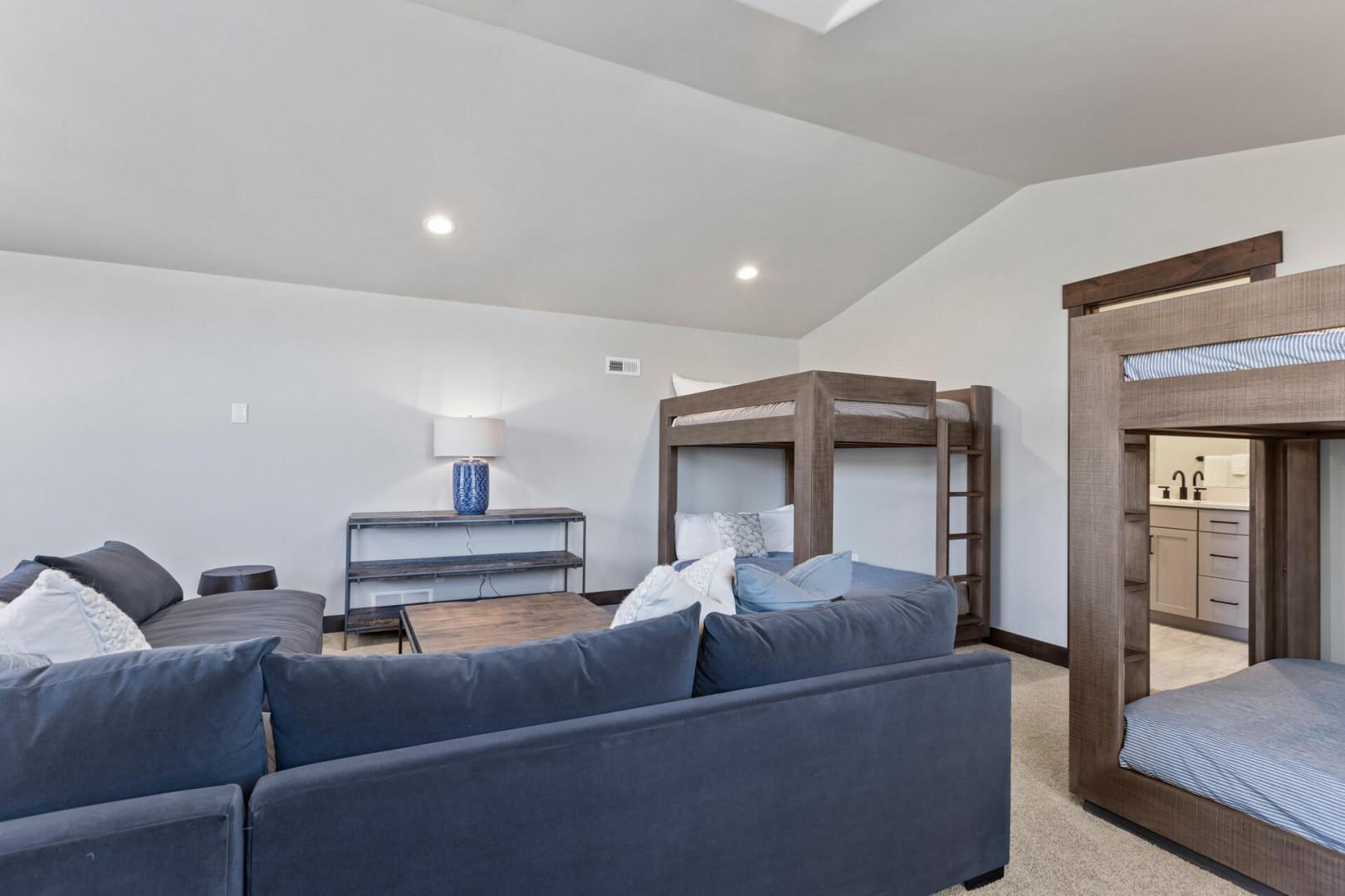 Black Rock Ridge 14536: Bunk bed room: Cozy space with two bunks and a comfy sofa.