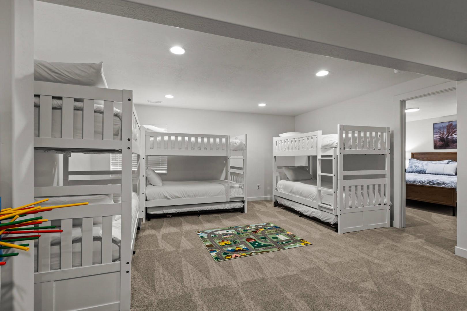 Coyote Ridge 1796: Bunks off downstairs den/bedroom