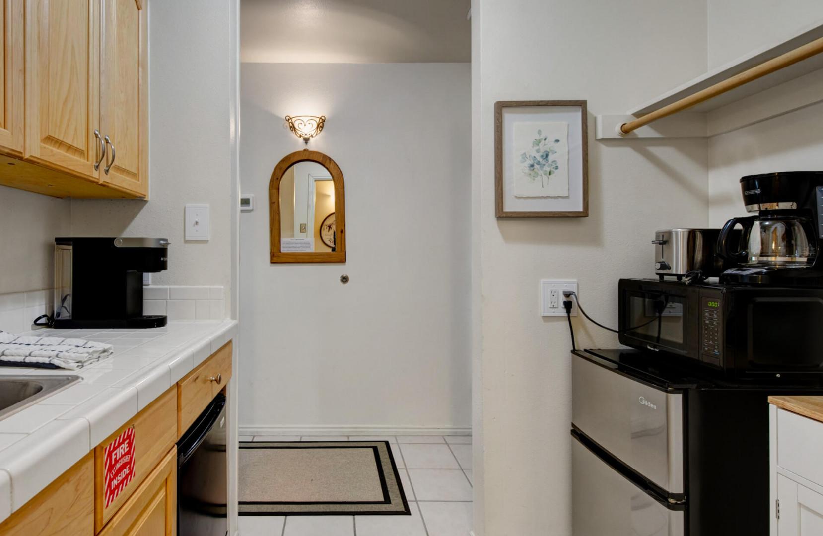 Vacation Rentals in Park City at Prospector Lodge 925: Kitchenette