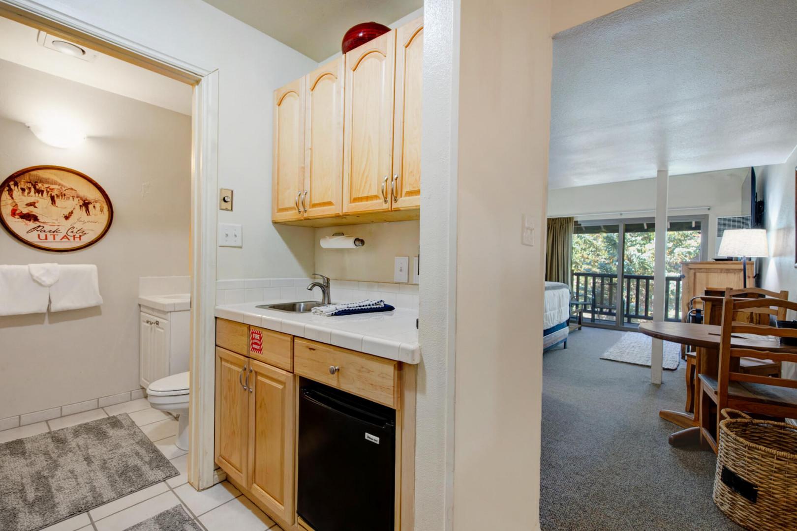 Vacation Rentals in Park City at Prospector Lodge 925: Kitchenette