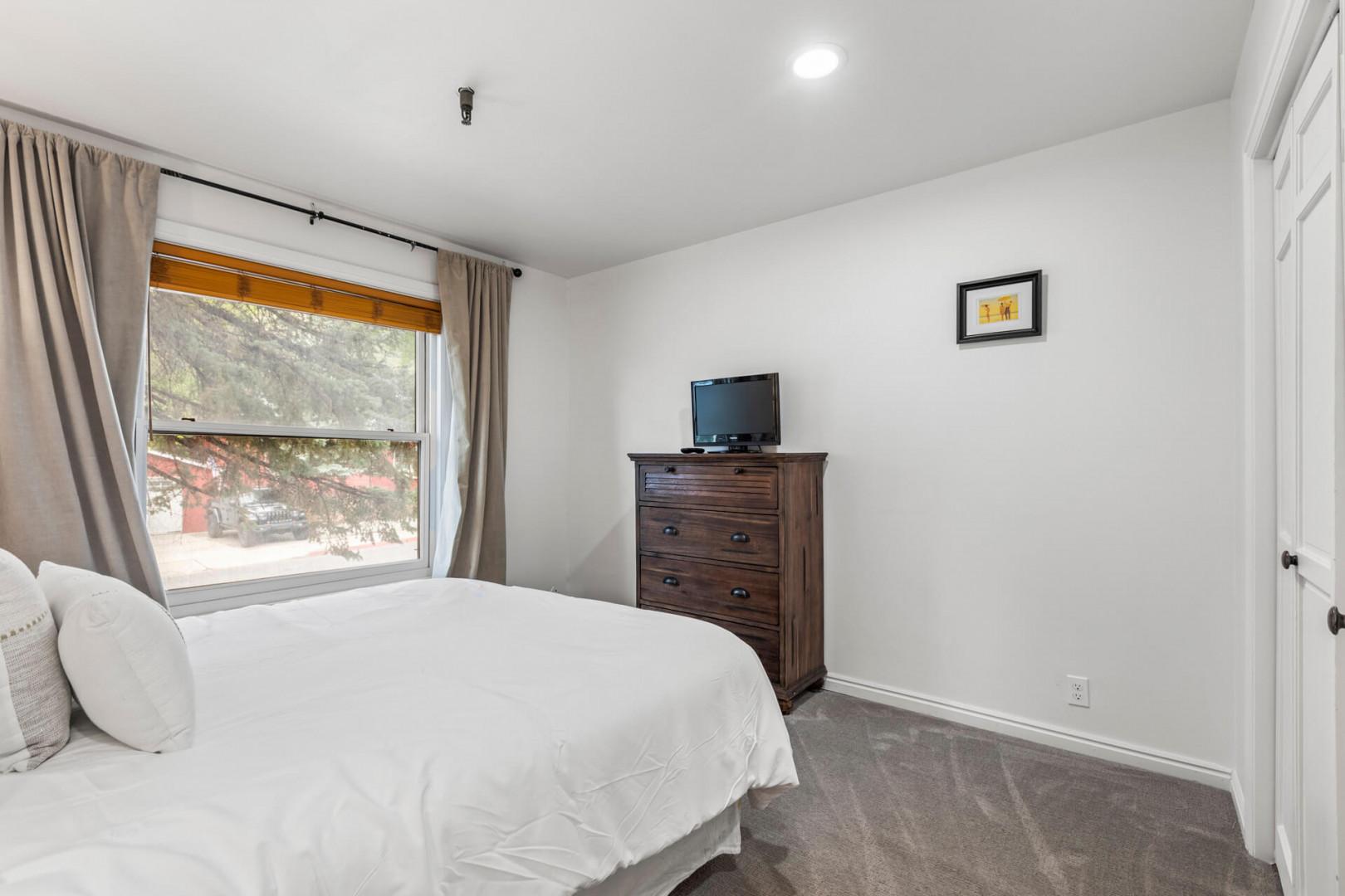 Ski Team 1 - Queen Bedroom