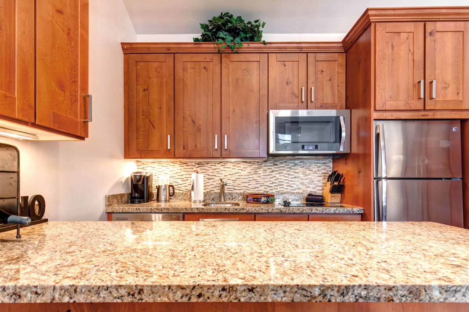 Vacation Rentals in Park City at Prospector Lodge 627: Full kitchen