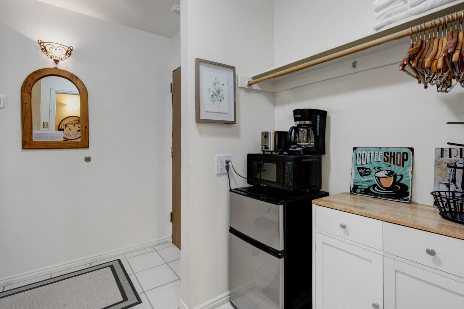 Vacation Rentals in Park City at Prospector Lodge 925: Kitchenette