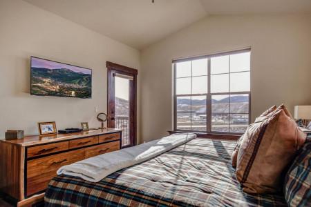 Black Rock Ridge 14151: Main level primary King