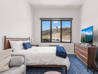 Pioche Village 3334- Queen Bed Side 2