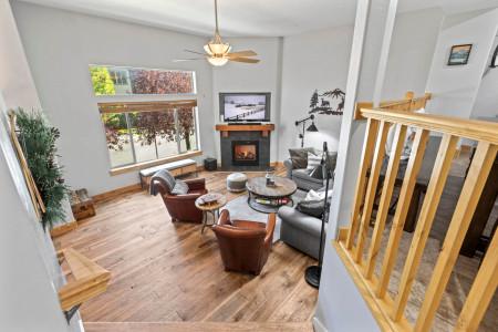 Bear Hollow Village 5667 by Moose Management: Main level living room