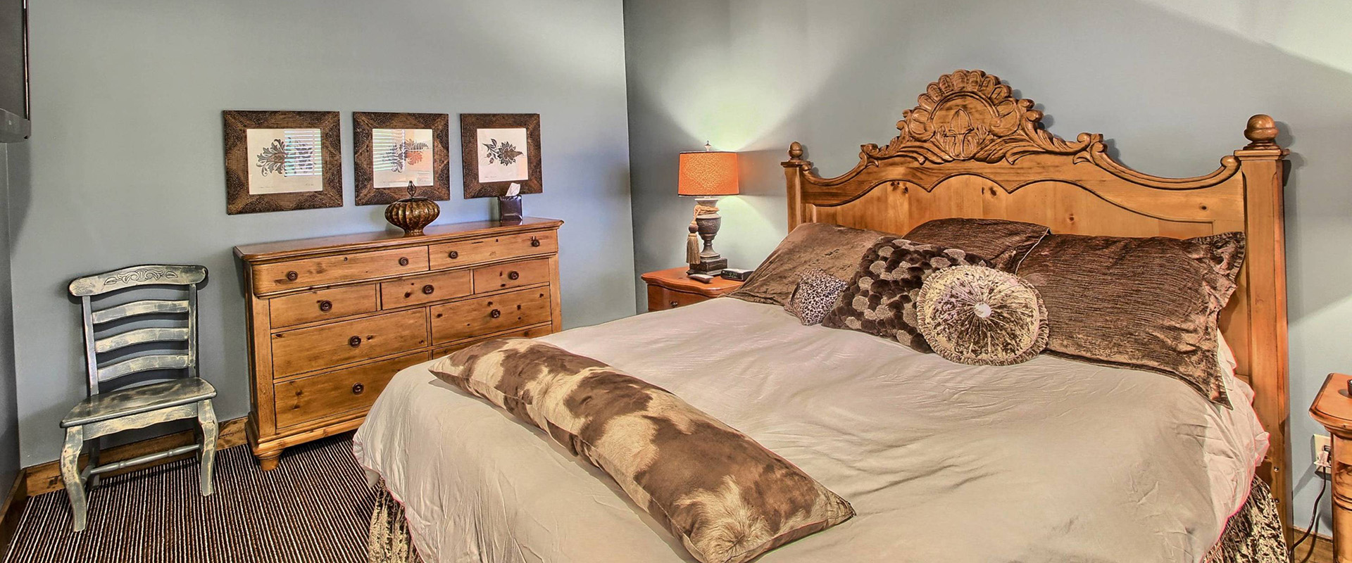 7320 Creekside Condo