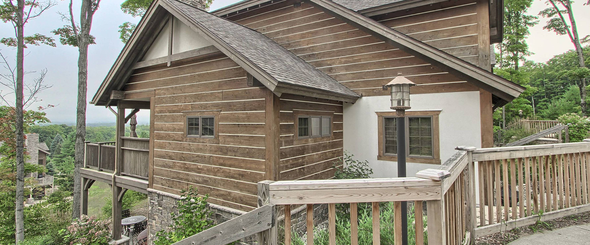 7320 Creekside Condo