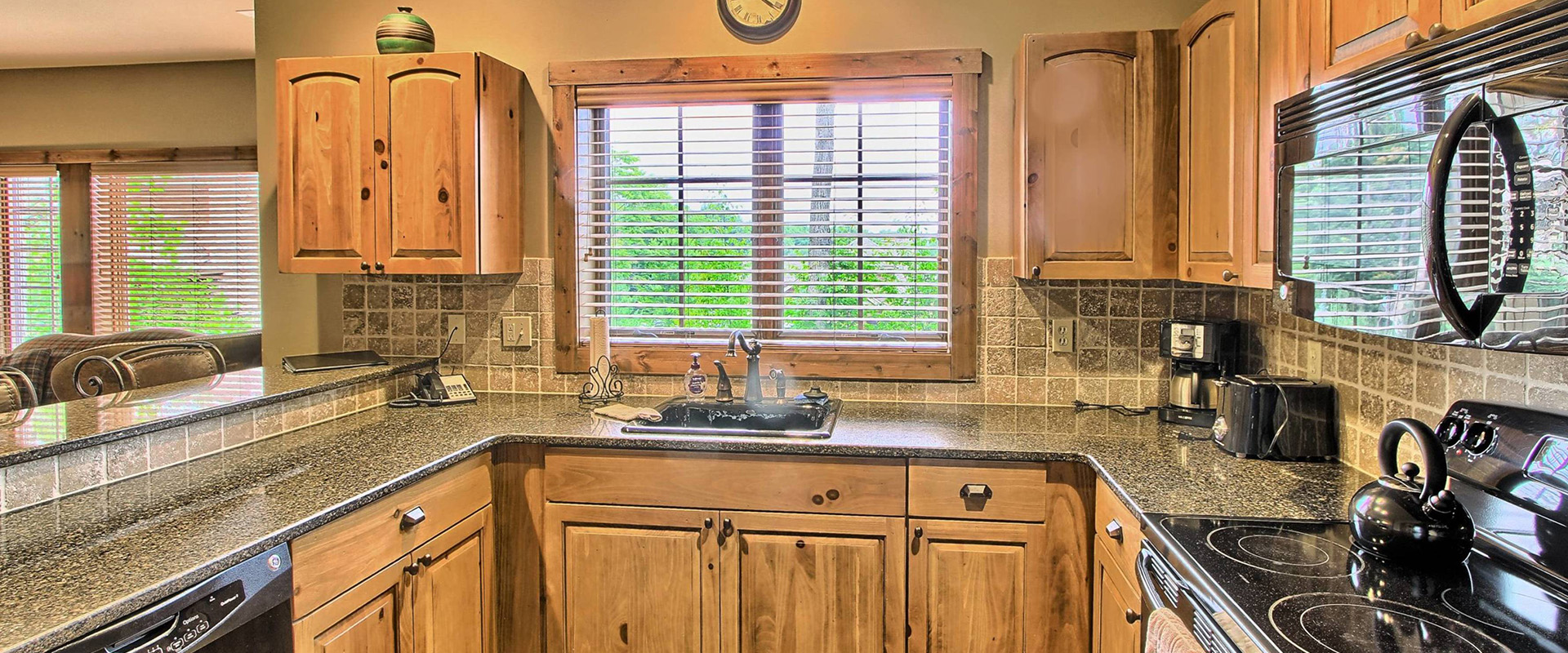 7320 Creekside Condo