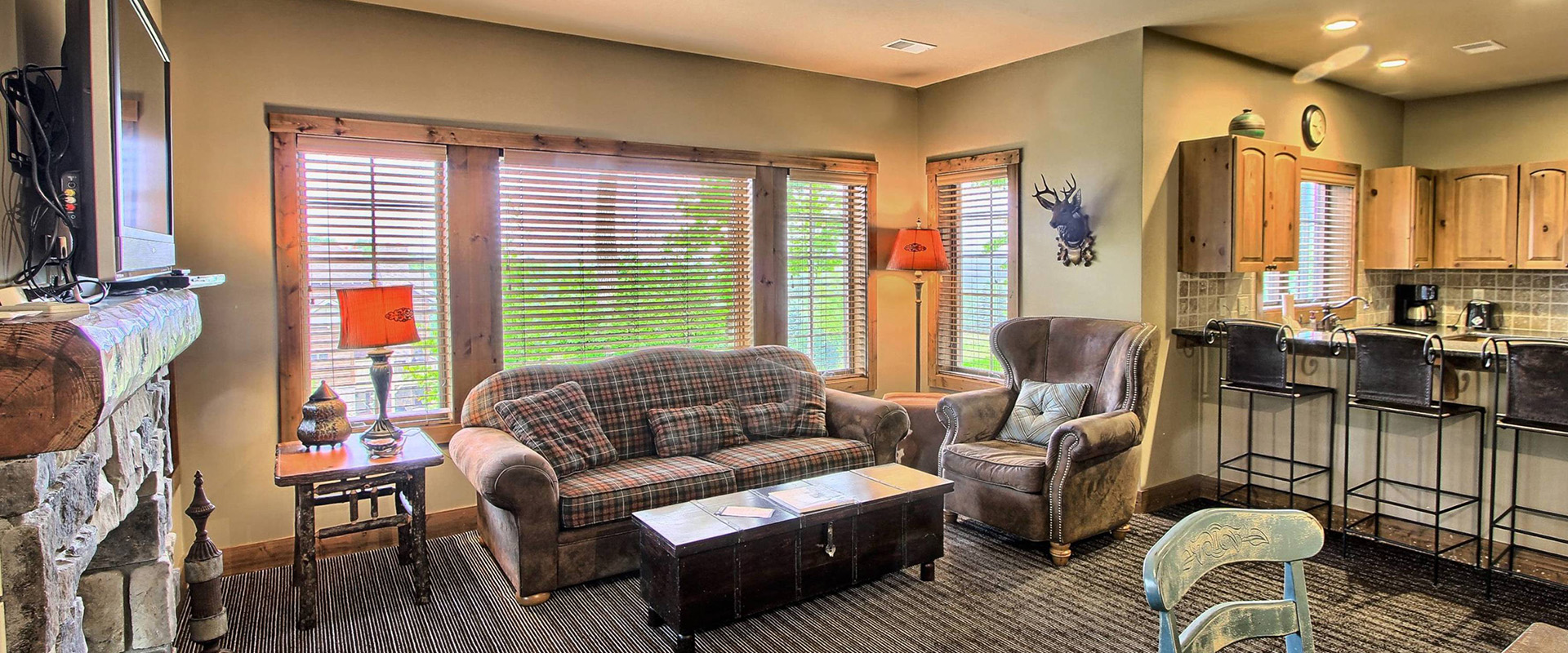 7320 Creekside Condo