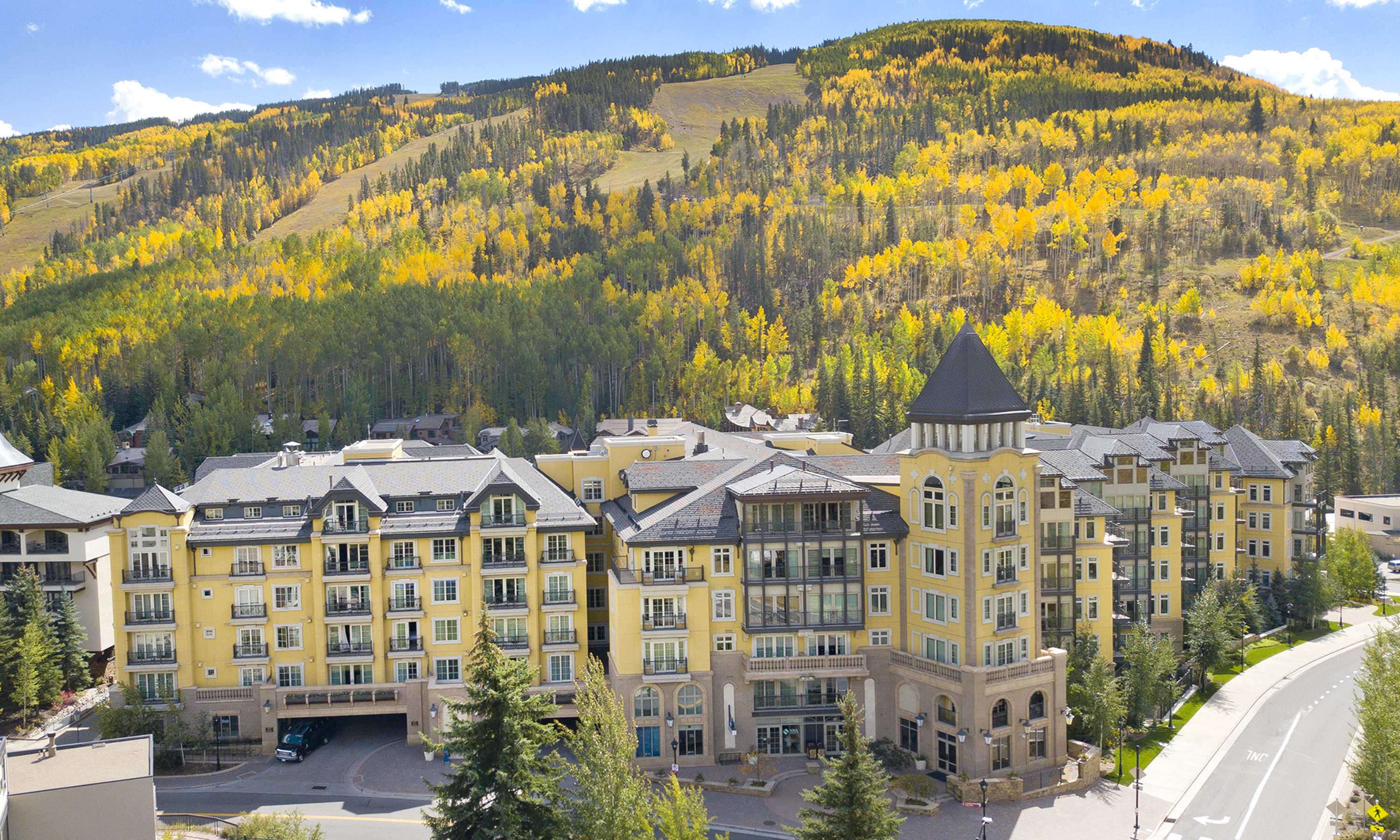 Lavish Ritz Carlton Residence in Vail! Amenities, Short Walk to Slopes