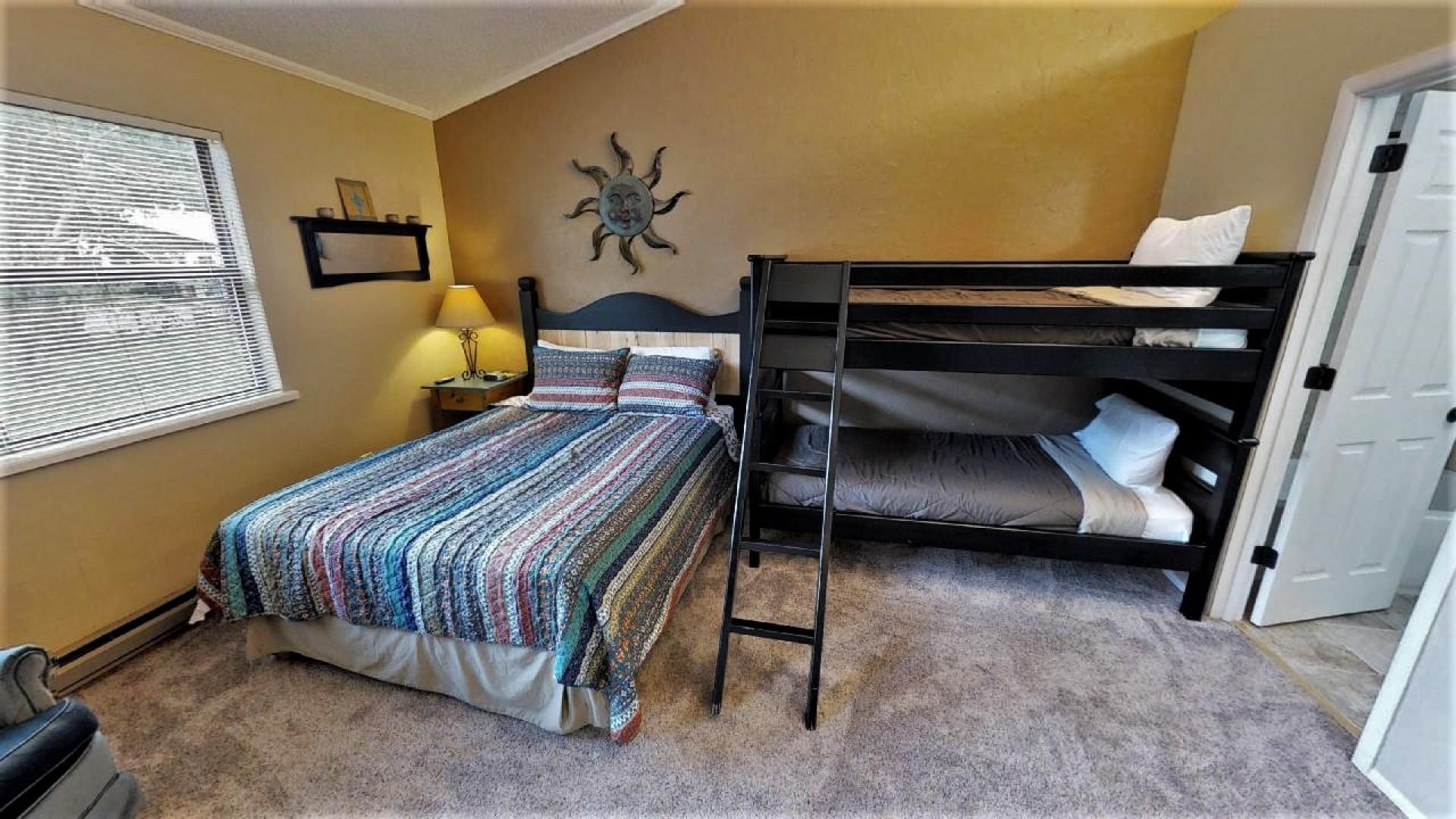 Claim Jumper Townhouse 05