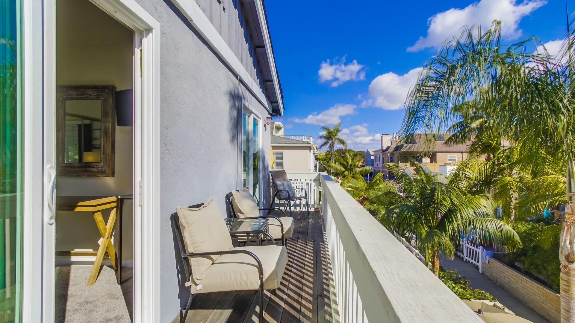 B5021 South Mission Beach House