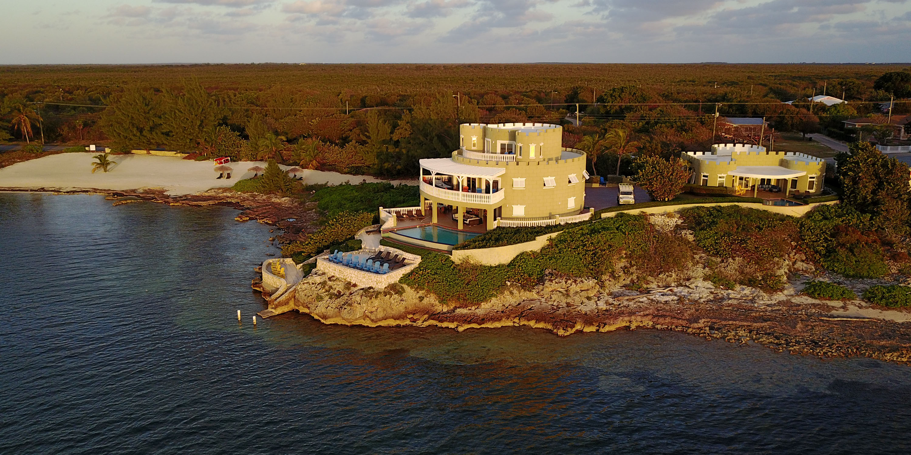 Cayman Castle & Guesthouse Official Site Grand Cayman Villas & Condos