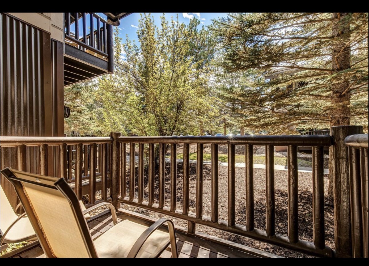 Prospector 810 Studio Patio