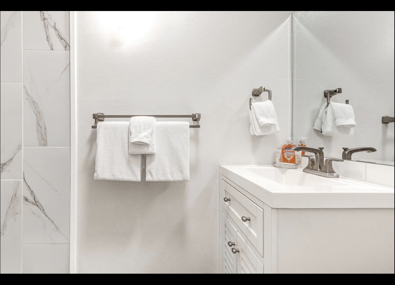 Prospector 810 Studio Bathroom