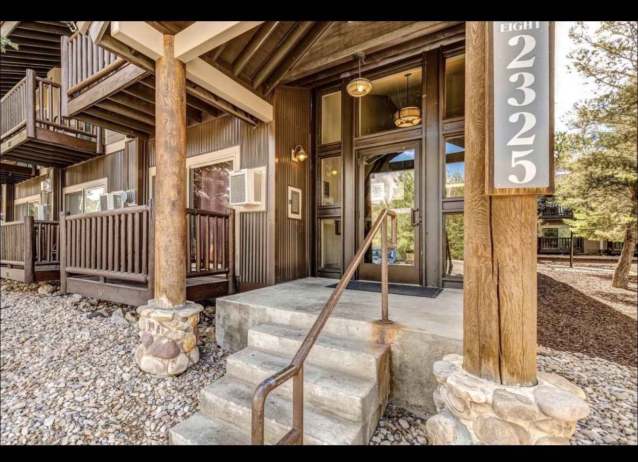 Prospector 810 Studio Building Entrance