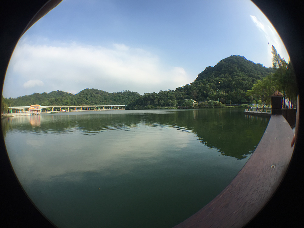 (拍攝:iPhone 6, SNAP!PRO, 魚眼鏡頭) 這個魚眼鏡頭是與一般圓形魚眼的效果相同。