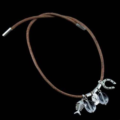 Pulseira de Couro com Pingentes de Prata Pulseira de Couro com Pingentes de Prata
