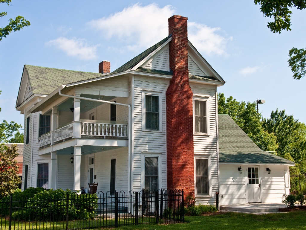 3 Things to Consider Before Buying an Older Home