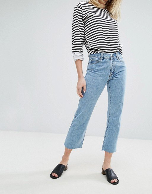 Meadow Mid Rise Crop Flare Jean