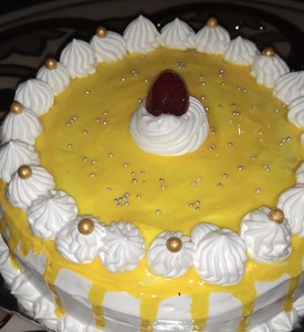 Pineapple 1/2 KG Cake