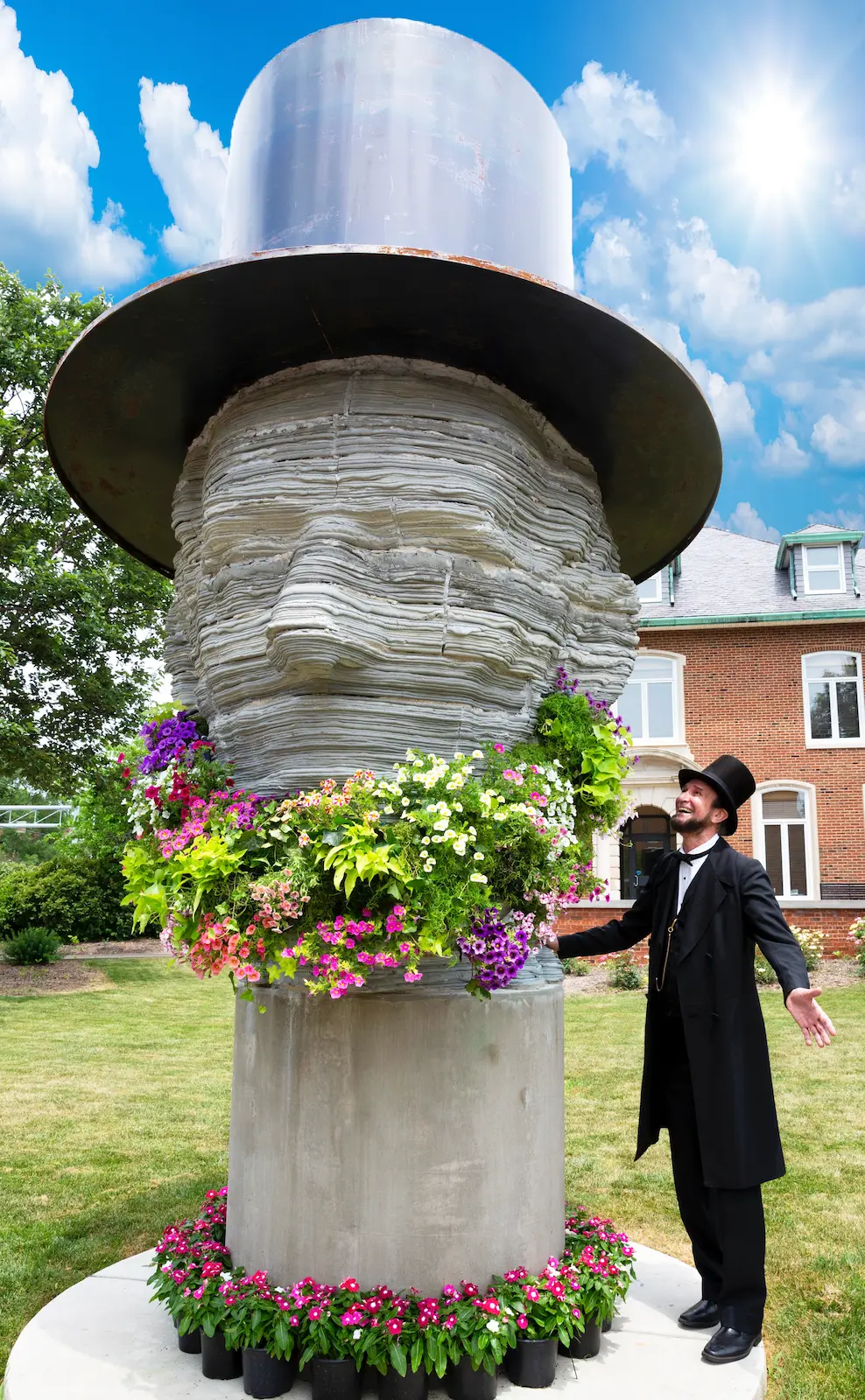 Living Lincoln Topiary Monument