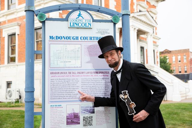 Looking For Lincoln Wayside Exhibit