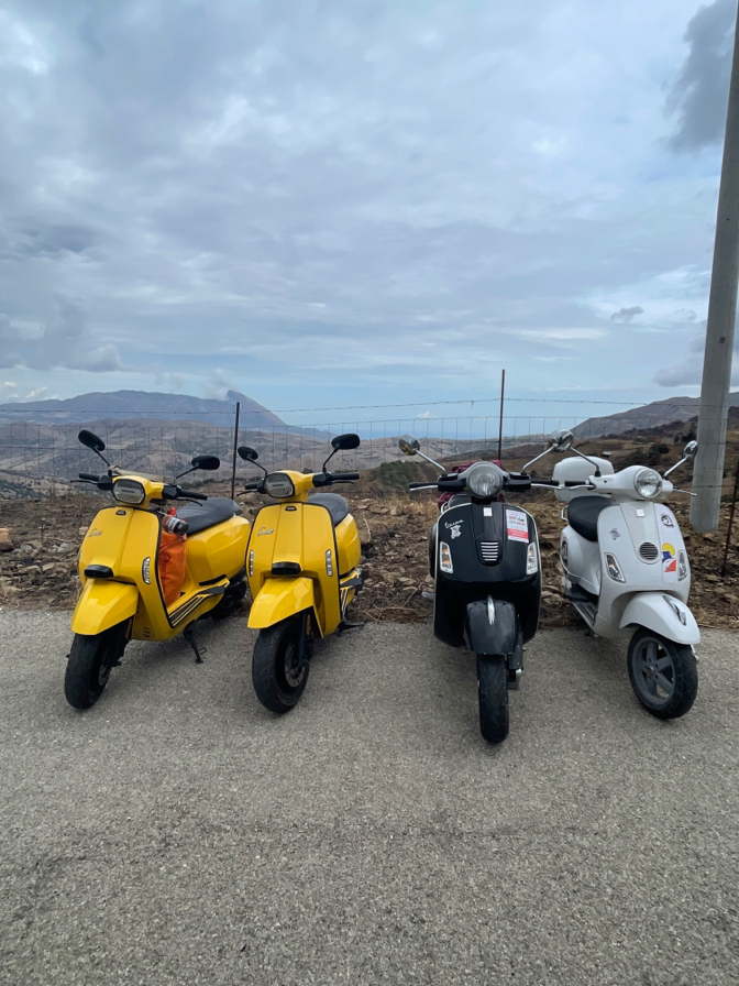 Vespas Lookin’ Cute