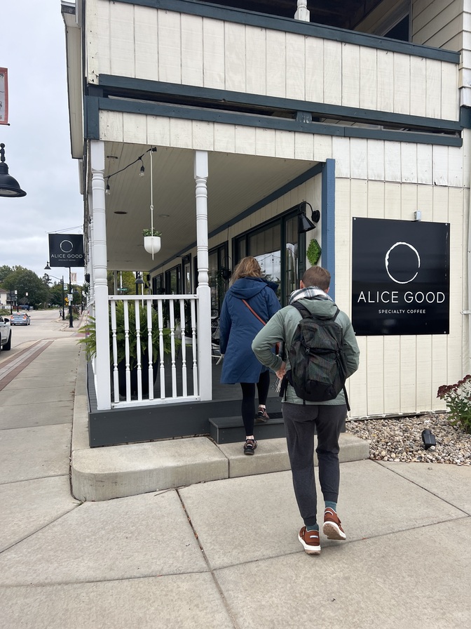 📍Alice Good Specialty Coffee