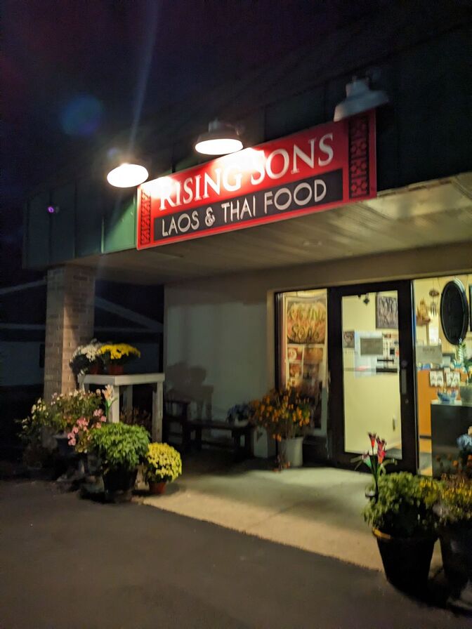 📍Rising Sons Lao & Thai Restaurant