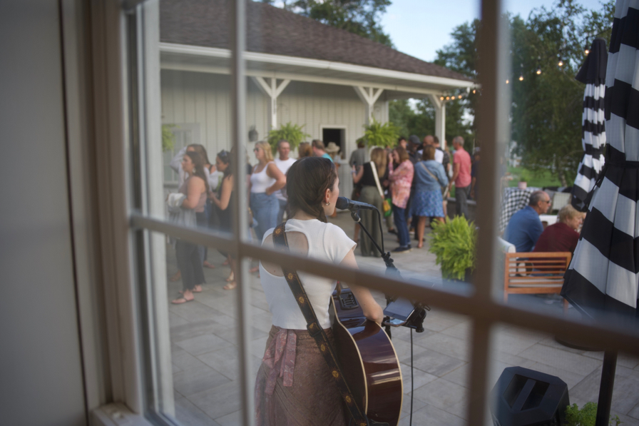 Live music, cocktails, and dinner