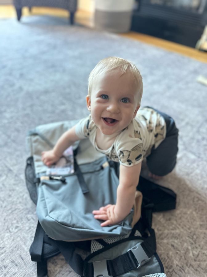 🎒