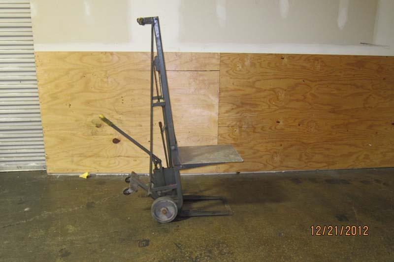 Lot 68 Grand Specialties Hydraulic Lift Stacker Shop Caddy Hand Truck
