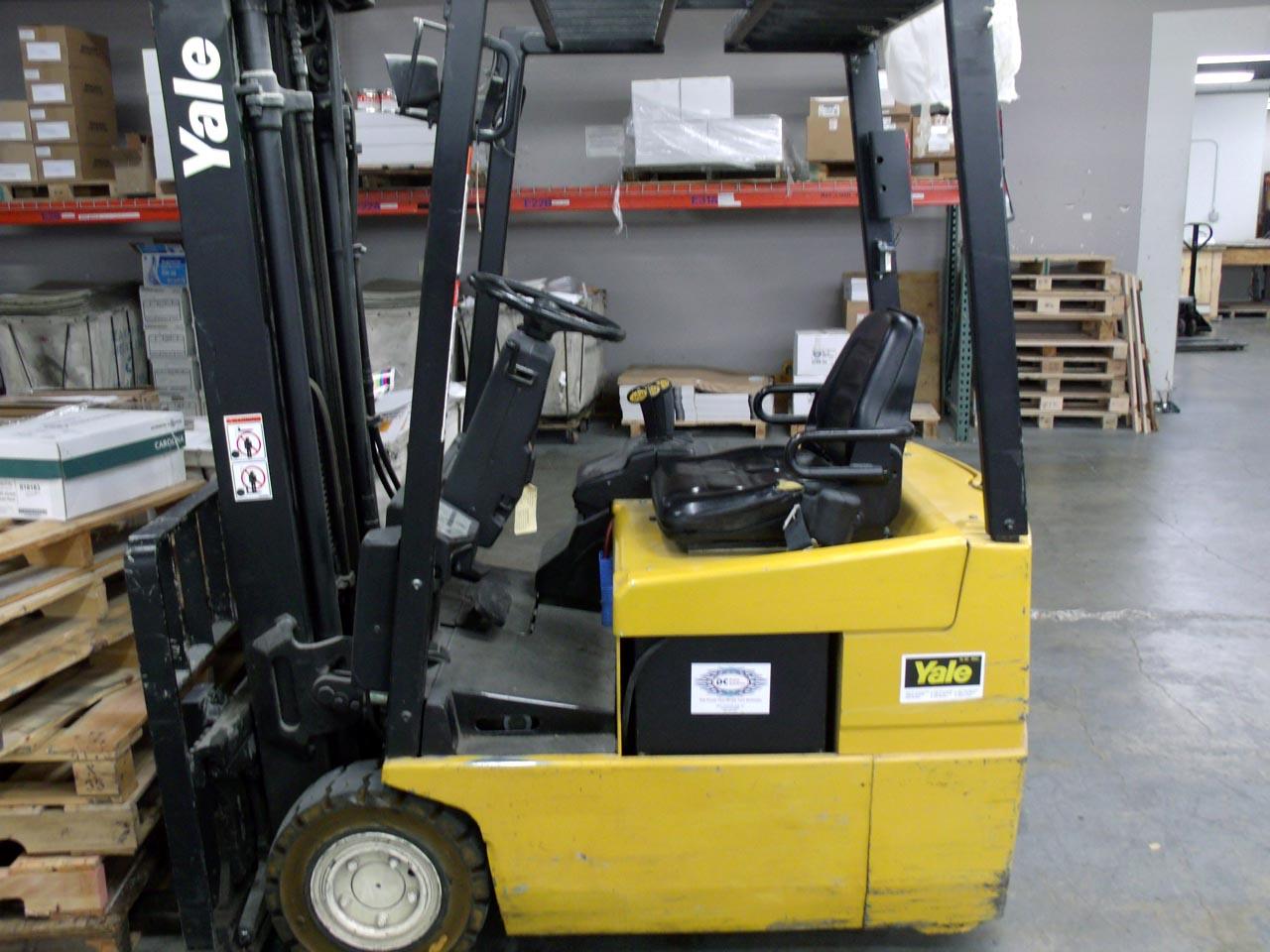 Lot #18: Yale 5000 lb Electric Forklift w/ Charger - WireBids