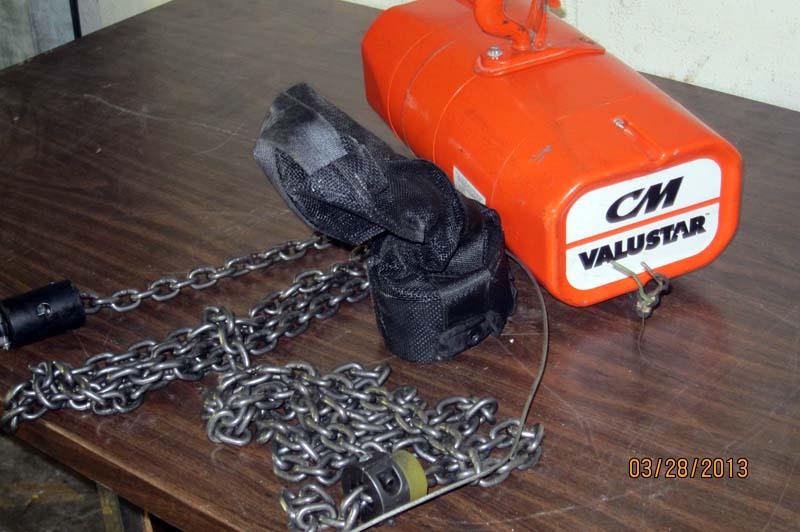 Lot 97 Cm Valustar Electric Chain Hoist 1/2 Ton Hoist WireBids