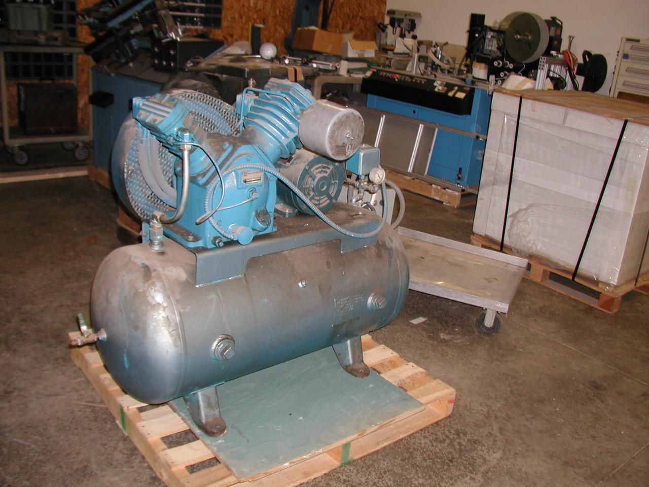 Lot 60 IngersollRand Type 30 Model 253 5 HP Air Compressor with 80