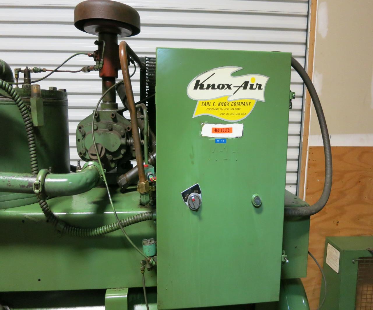 Lot 42 Twist Air 25 HP Screw Air Compressor w/ Oil Cooling System