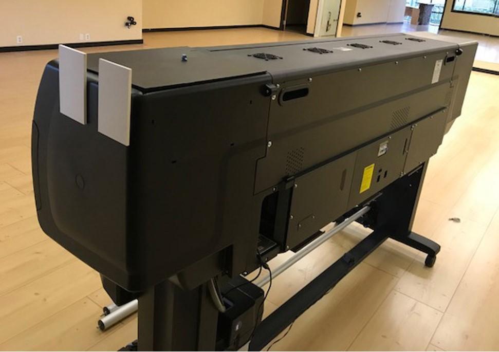 Lot 68 HP LATEX L26500, Banner, Vinyl and Vehicle Graphic Wrap