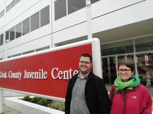 Peter Hamann and Sharlyn Grace staff the Juvenile Expungement Help Desk, housed in the Cook County Juvenile Center on Chicago’s Near West Side. (WBEZ/Linda Paul)