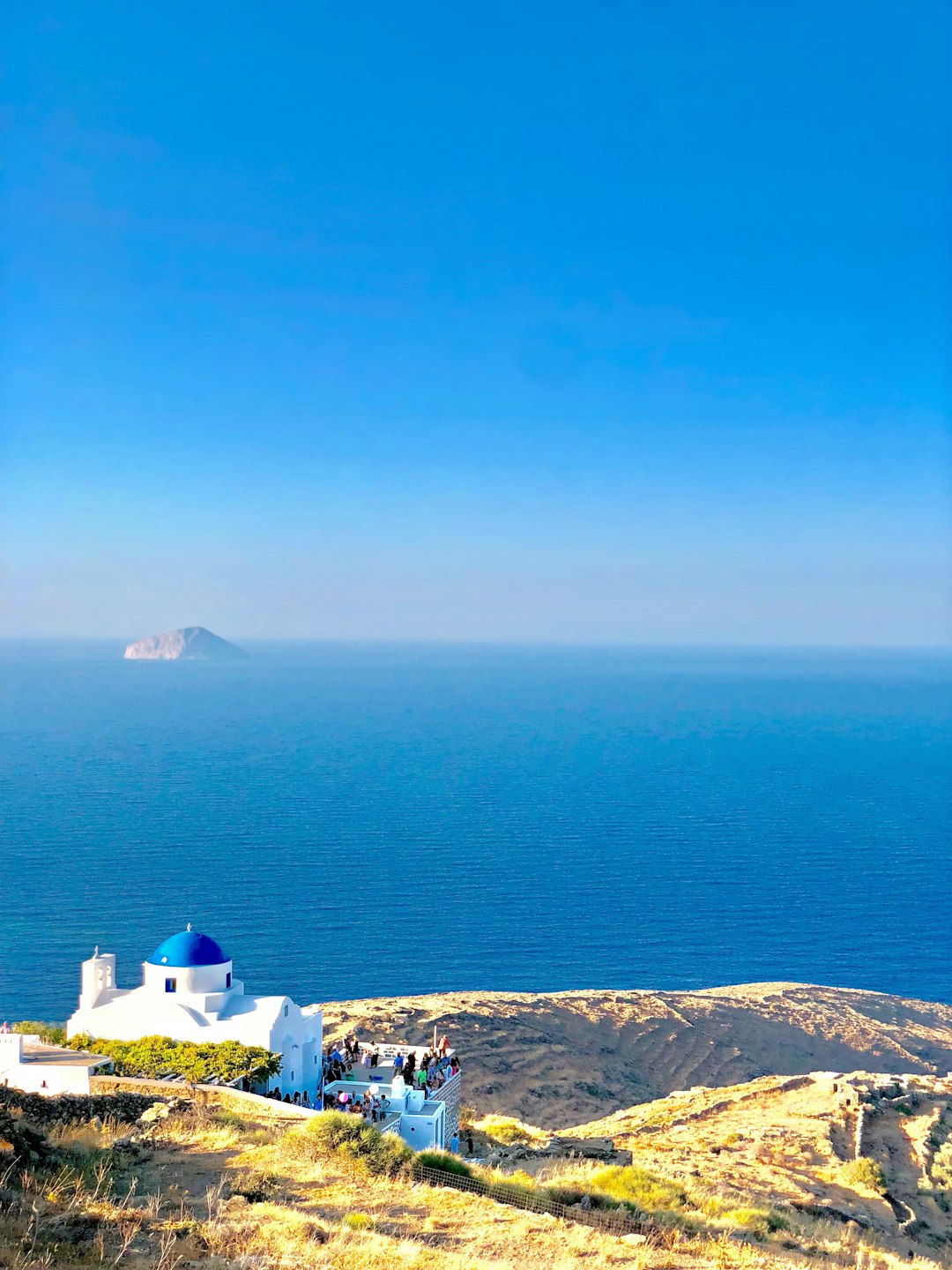 What is the role of a real estate representative when marketing New york city land for cash money?