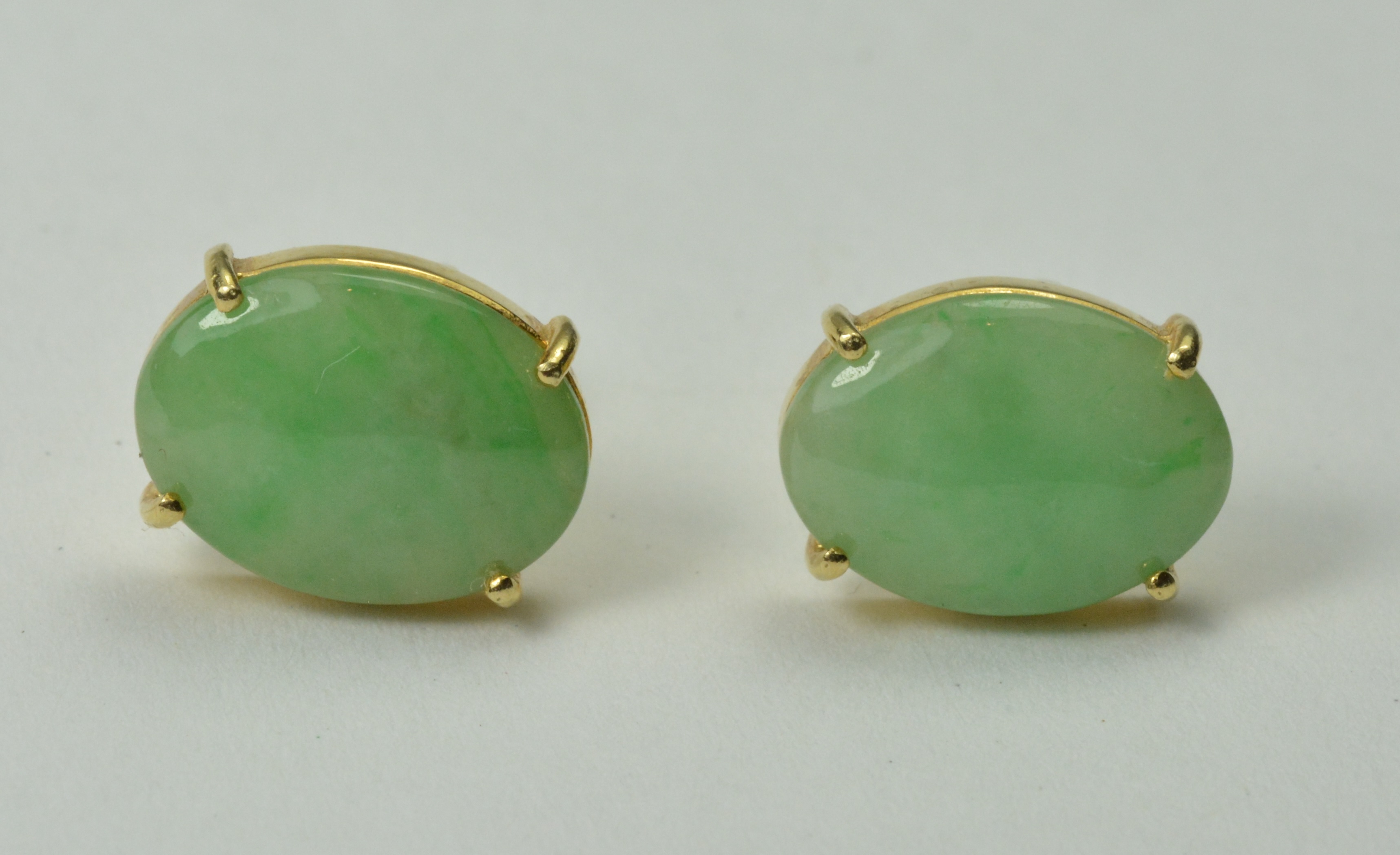 14k Yellow Gold Jade Earrings Oval Shaped 11.25 x 8.3mm - Tangible